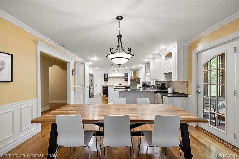 6705 College Park Drive Springfield Charter Township, MI 48346