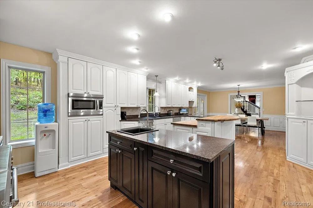 6705 College Park Drive Springfield Charter Township, MI 48346
