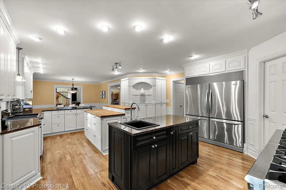 6705 College Park Drive Springfield Charter Township, MI 48346
