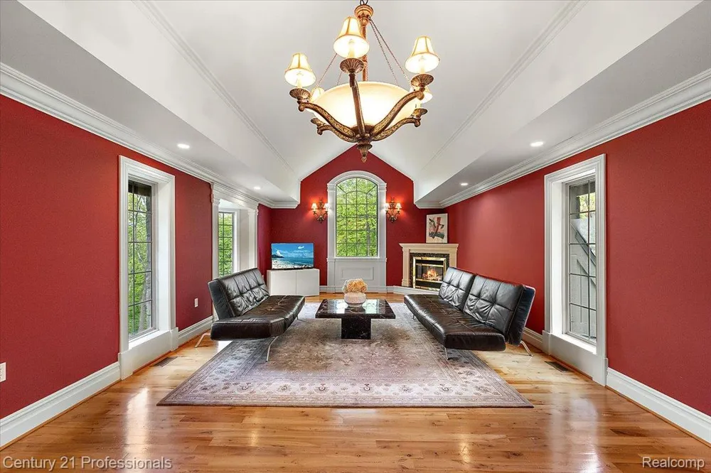 6705 College Park Drive Springfield Charter Township, MI 48346