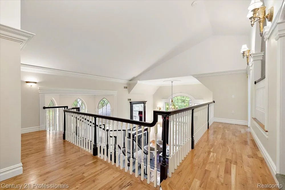 6705 College Park Drive Springfield Charter Township, MI 48346