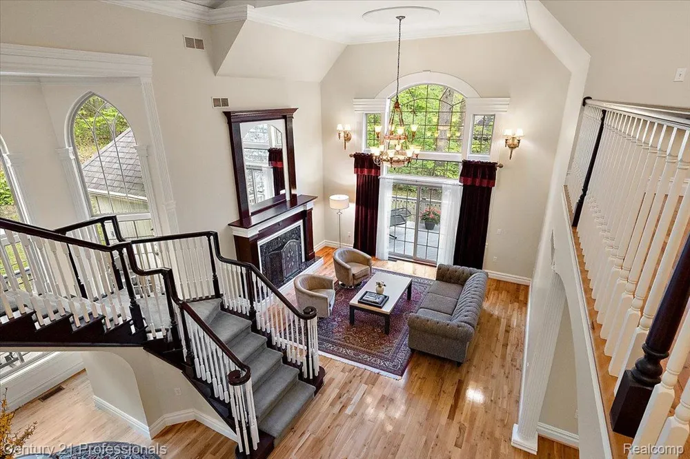 6705 College Park Drive Springfield Charter Township, MI 48346