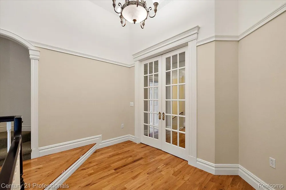 6705 College Park Drive Springfield Charter Township, MI 48346