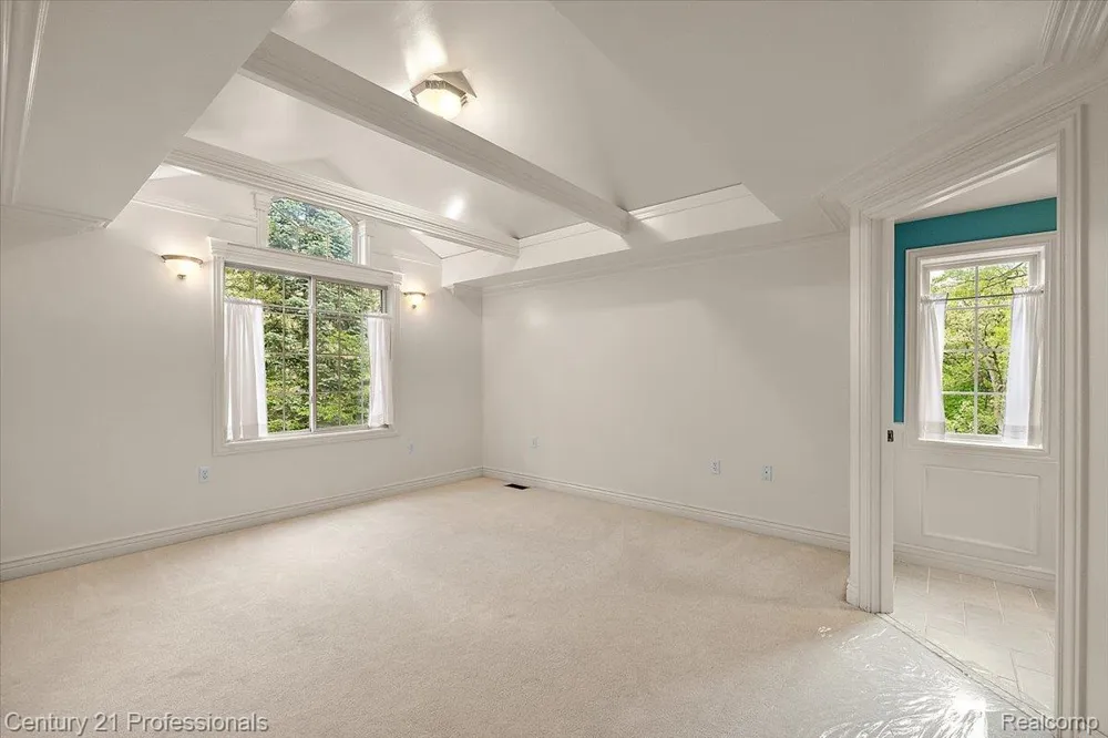 6705 College Park Drive Springfield Charter Township, MI 48346