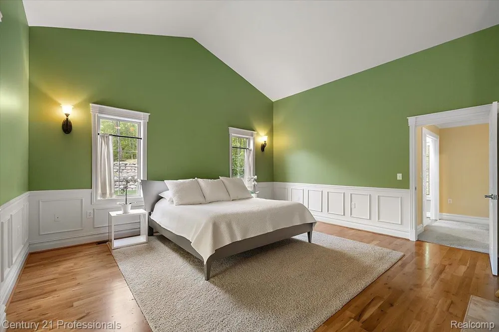 6705 College Park Drive Springfield Charter Township, MI 48346