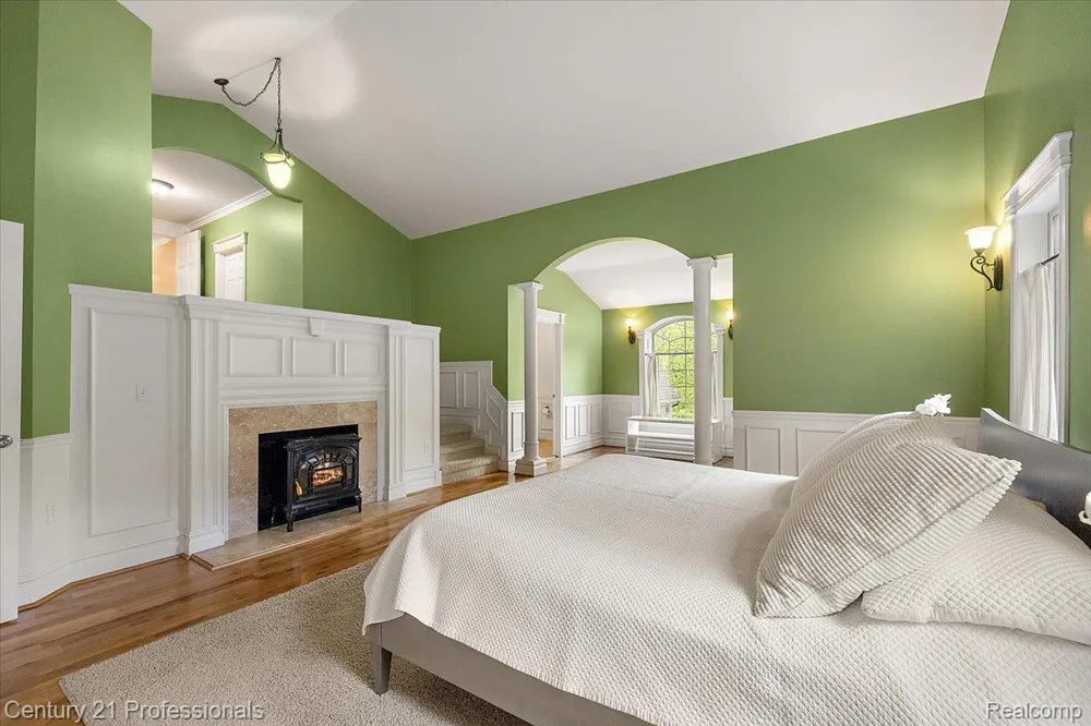 6705 College Park Drive Springfield Charter Township, MI 48346