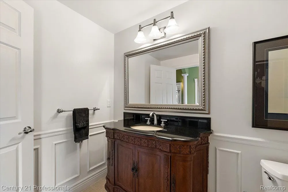 6705 College Park Drive Springfield Charter Township, MI 48346