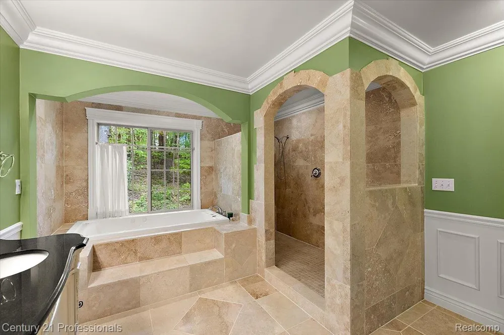 6705 College Park Drive Springfield Charter Township, MI 48346