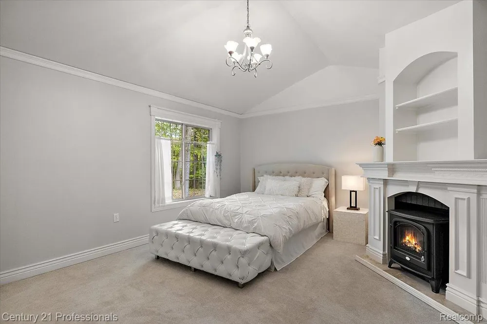 6705 College Park Drive Springfield Charter Township, MI 48346