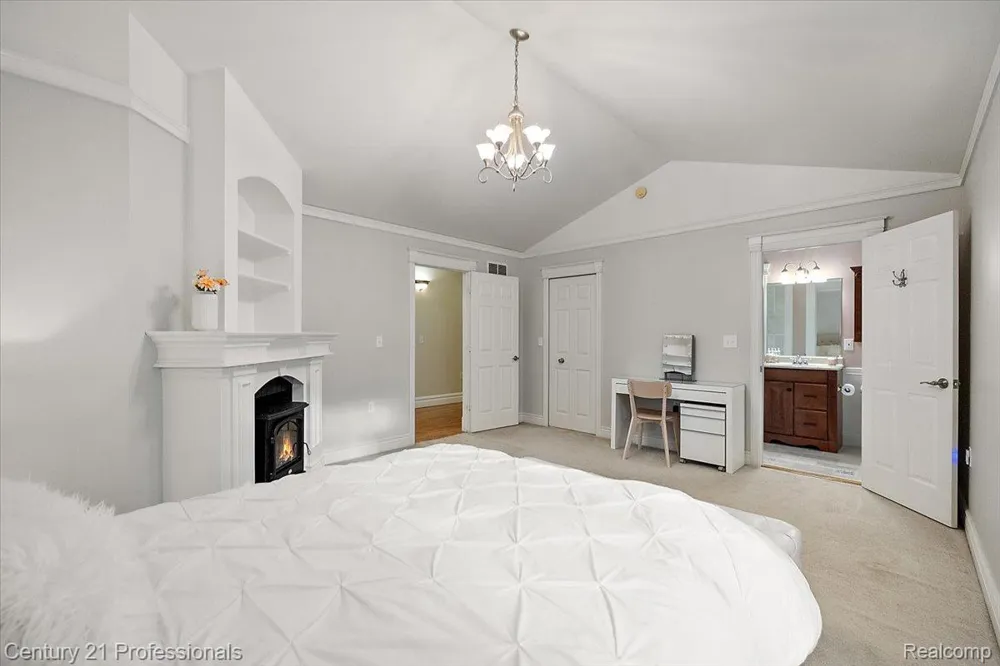 6705 College Park Drive Springfield Charter Township, MI 48346