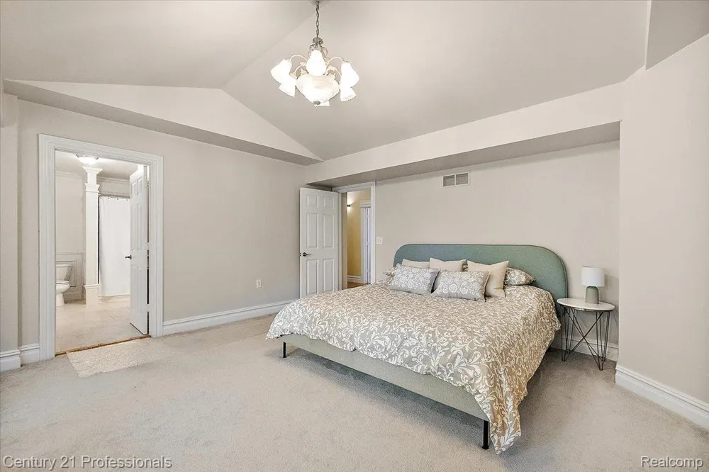 6705 College Park Drive Springfield Charter Township, MI 48346
