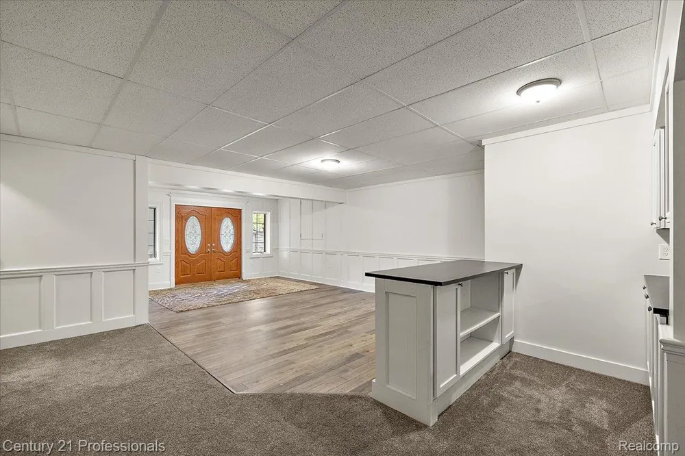 6705 College Park Drive Springfield Charter Township, MI 48346