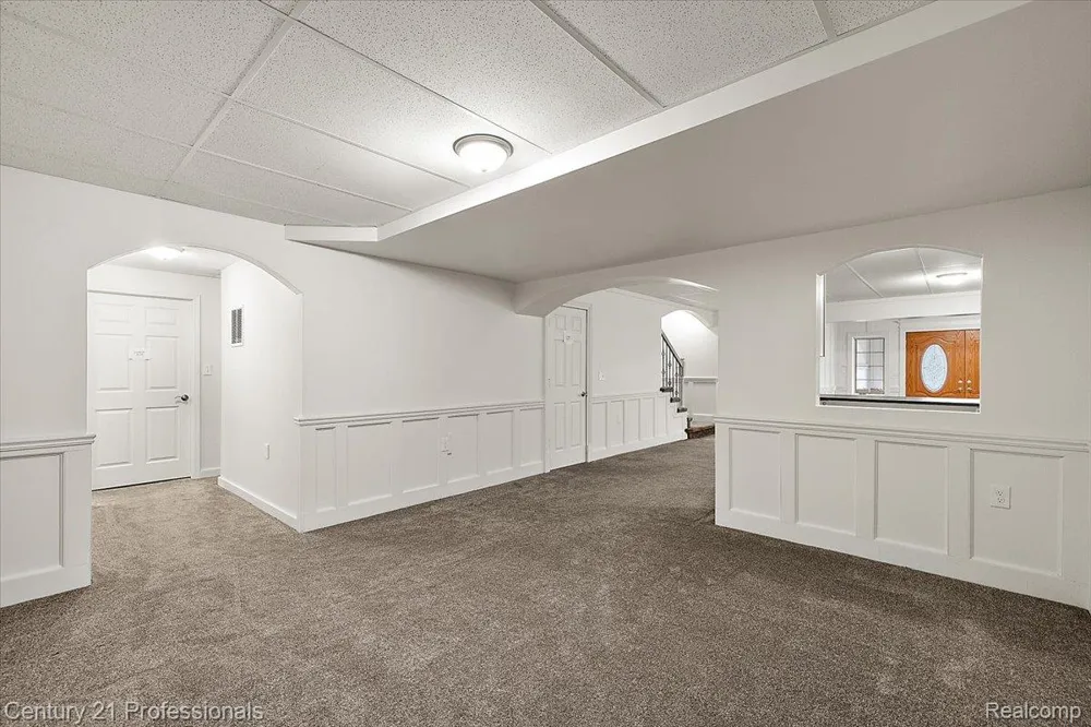 6705 College Park Drive Springfield Charter Township, MI 48346