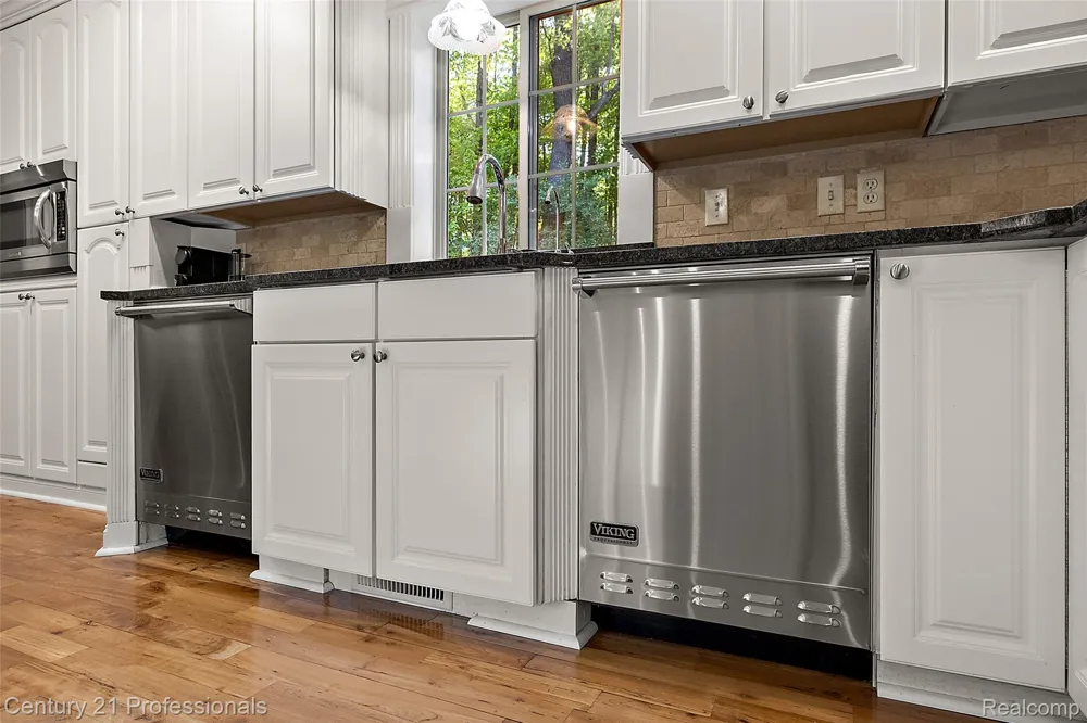 6705 College Park Drive Springfield Charter Township, MI 48346