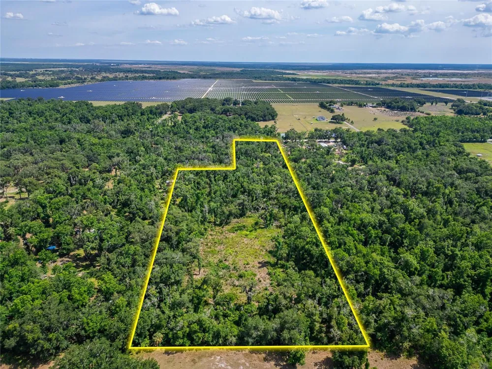 672 HIGHWAY Lithia, FL 33547