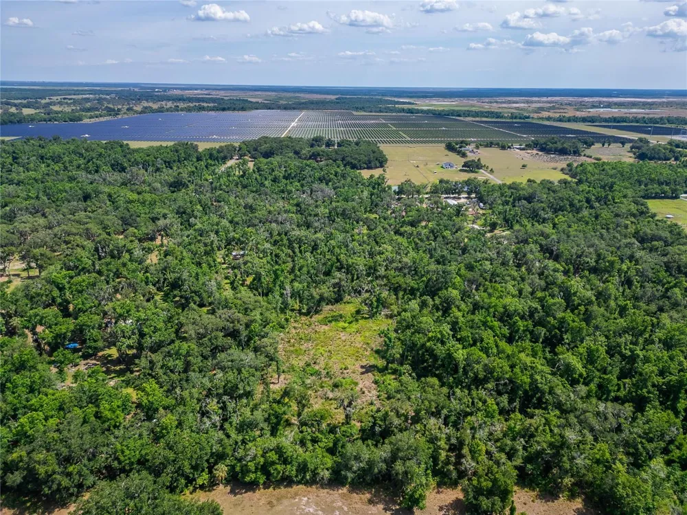 672 HIGHWAY Lithia, FL 33547