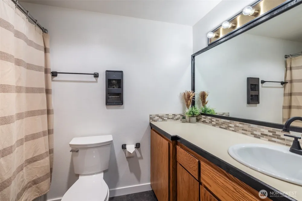 221 Hyak Drive E #302 Snoqualmie Pass, WA 98068