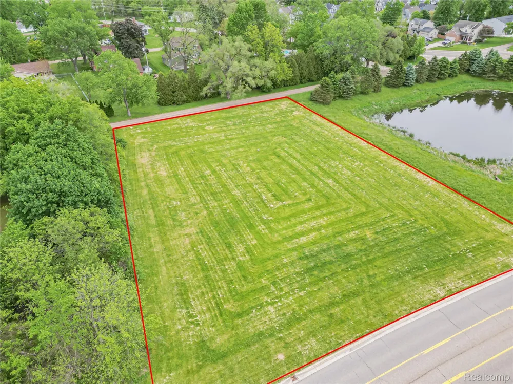57735 New Hudson Drive Lyon Charter Township, MI 48165