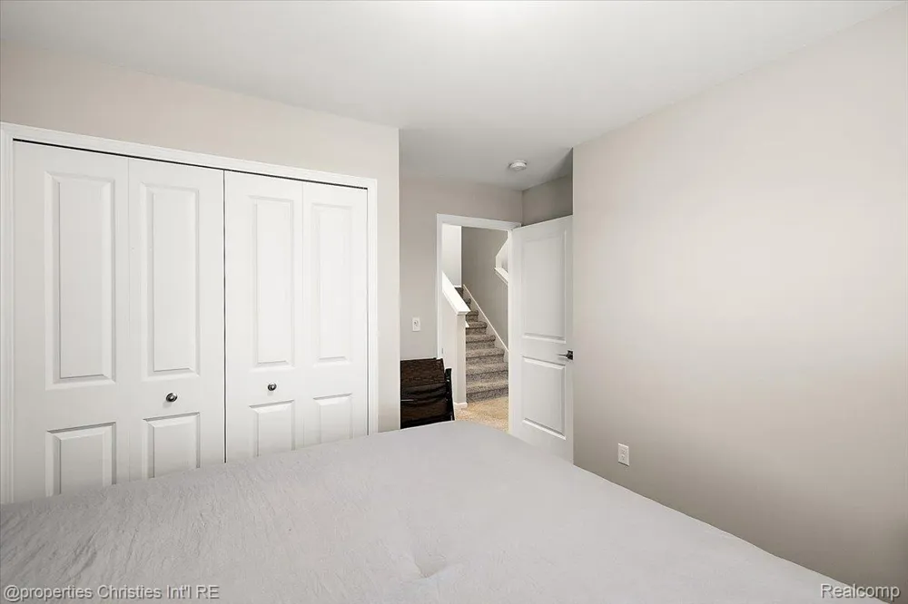 1083 Hampton Circle Detroit City, MI 48207