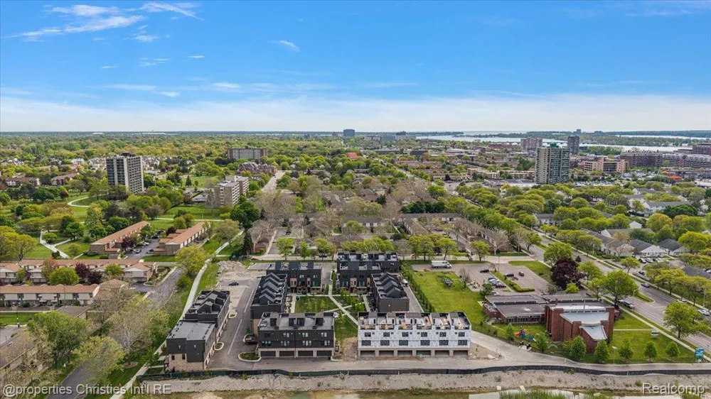 1083 Hampton Circle Detroit City, MI 48207