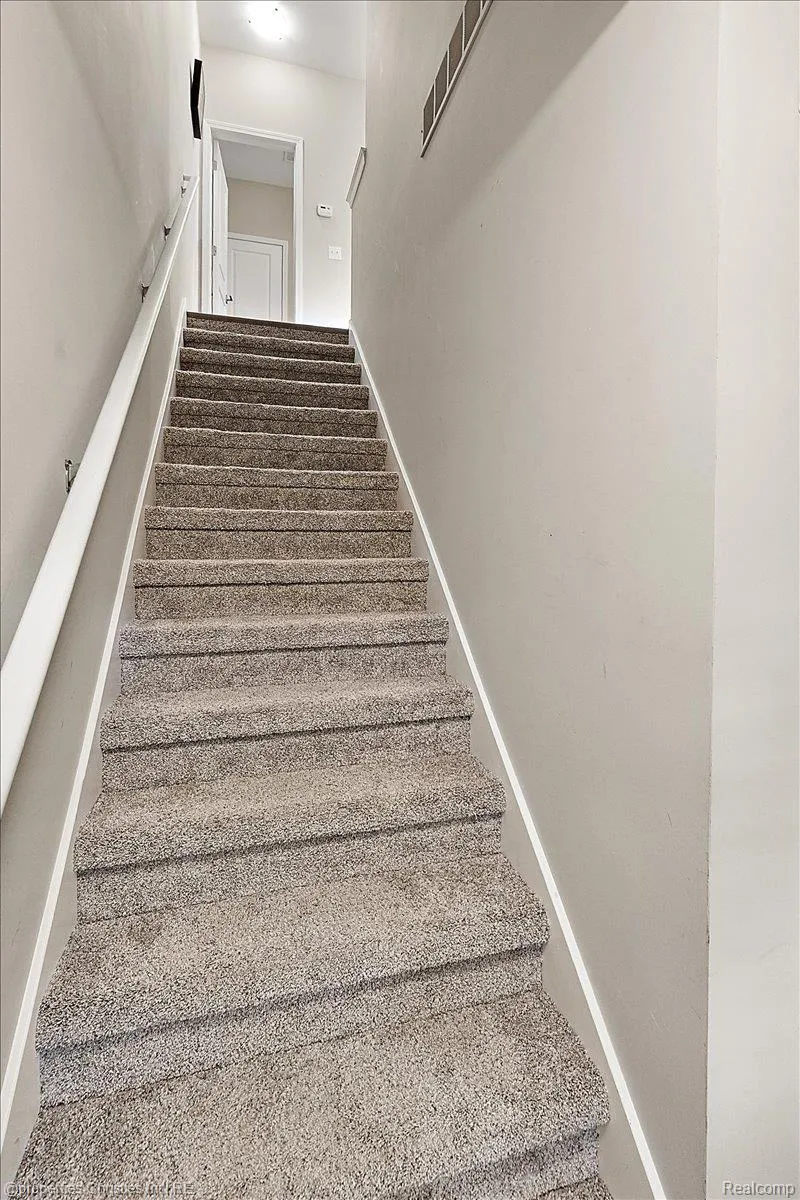 1083 Hampton Circle Detroit City, MI 48207