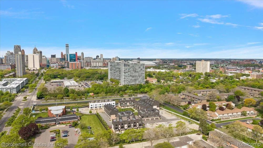 1083 Hampton Circle Detroit City, MI 48207