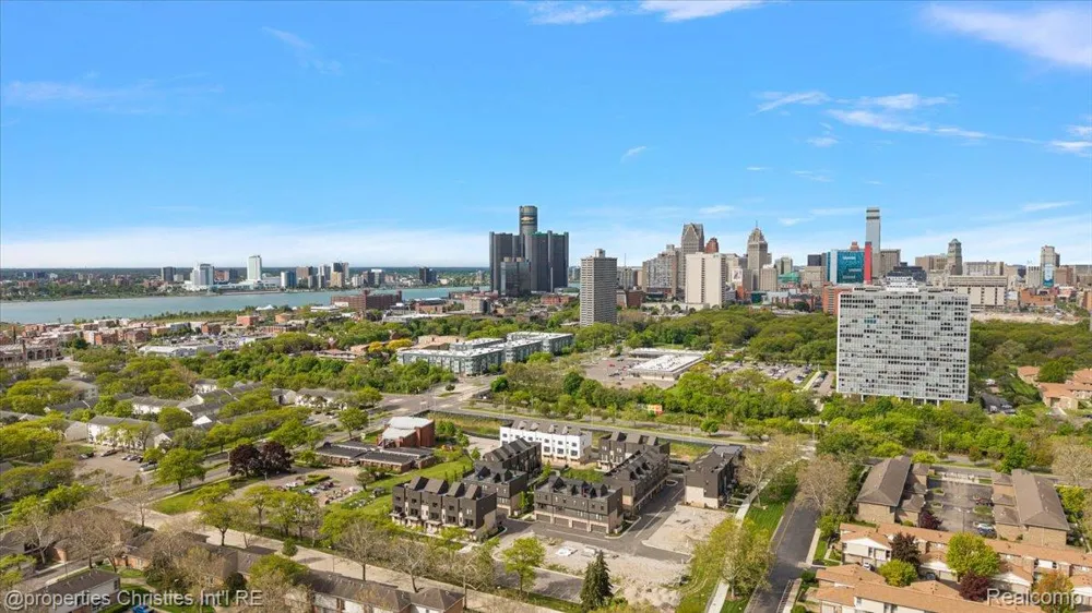 1083 Hampton Circle Detroit City, MI 48207