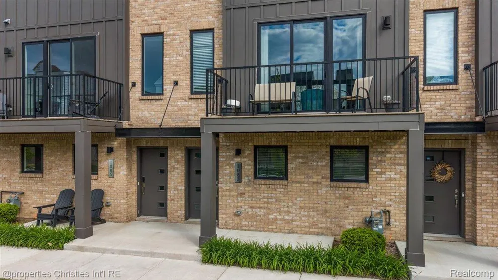 1083 Hampton Circle Detroit City, MI 48207