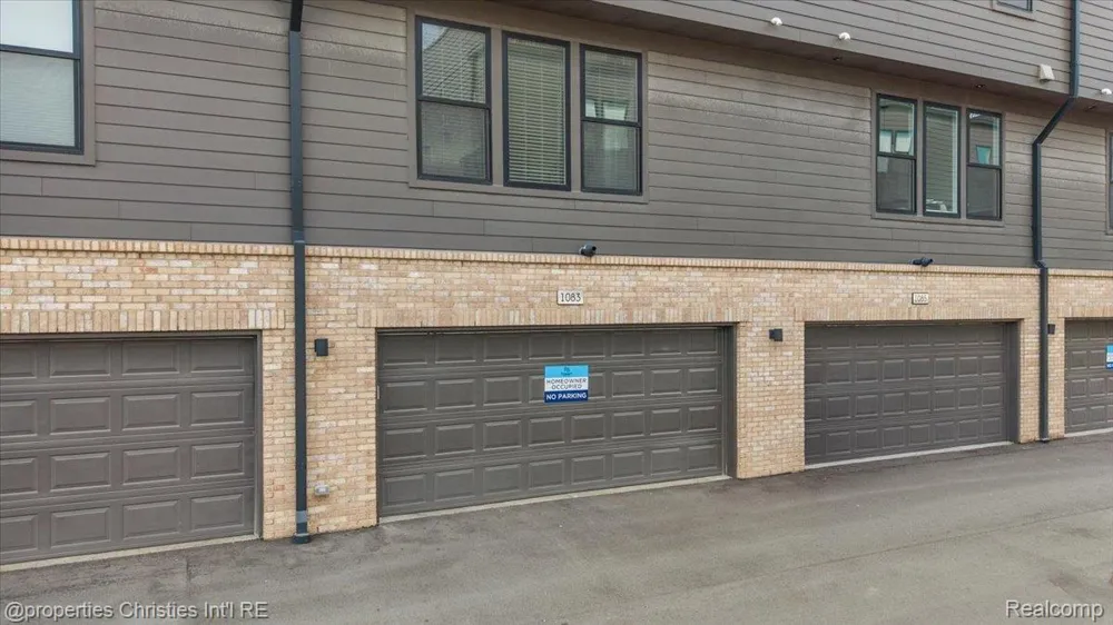1083 Hampton Circle Detroit City, MI 48207