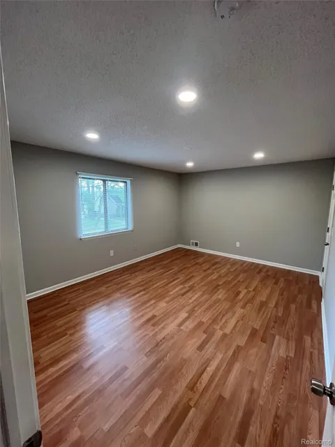 2639 COLUMBIA ROAD #7