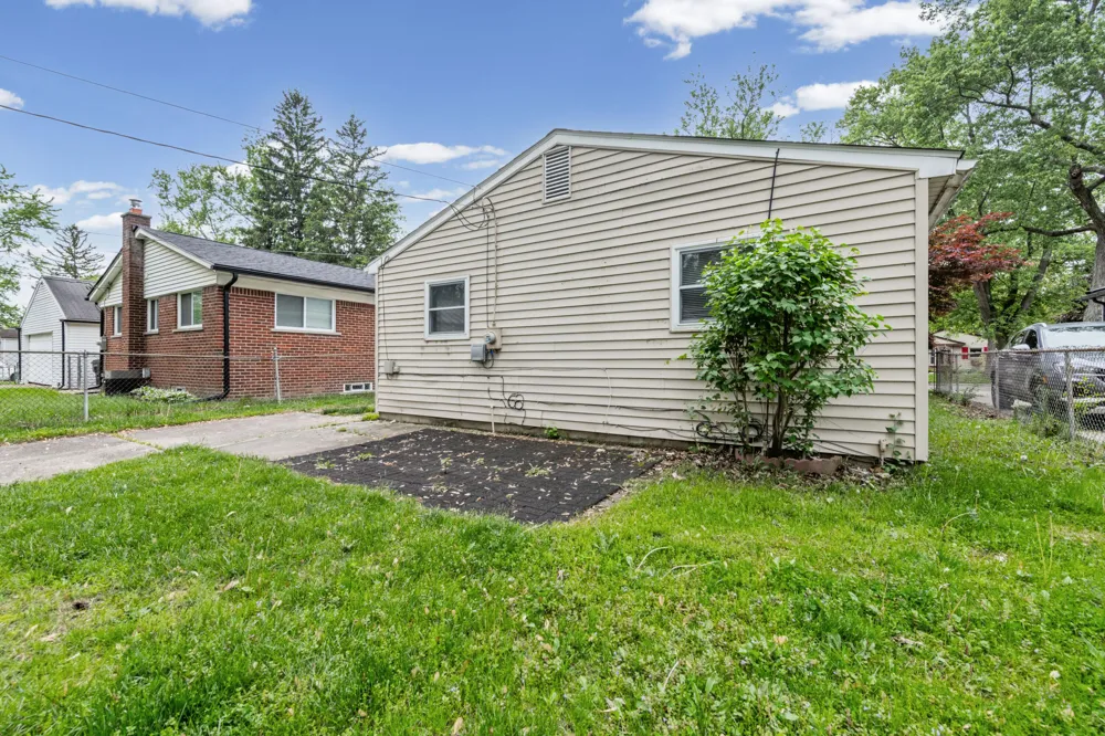 18628 Wakenden Street Redford Charter Township, MI 48240