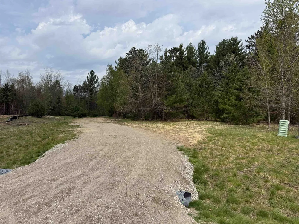 6473 Jeffrey Place Green Lake Township, MI 49637