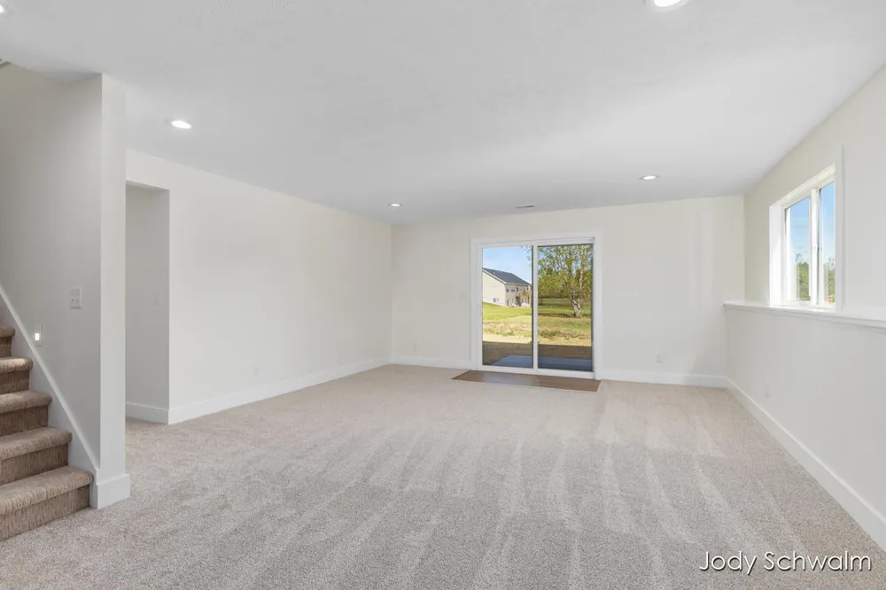748 Noble Drive Belding City, MI 48809