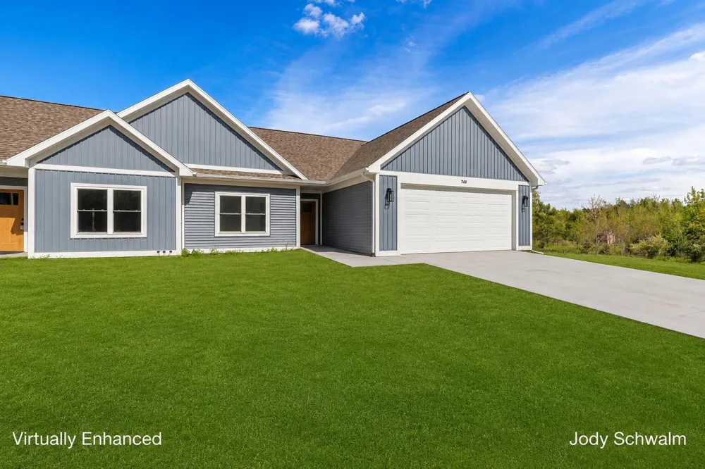 748 Noble Drive Belding City, MI 48809
