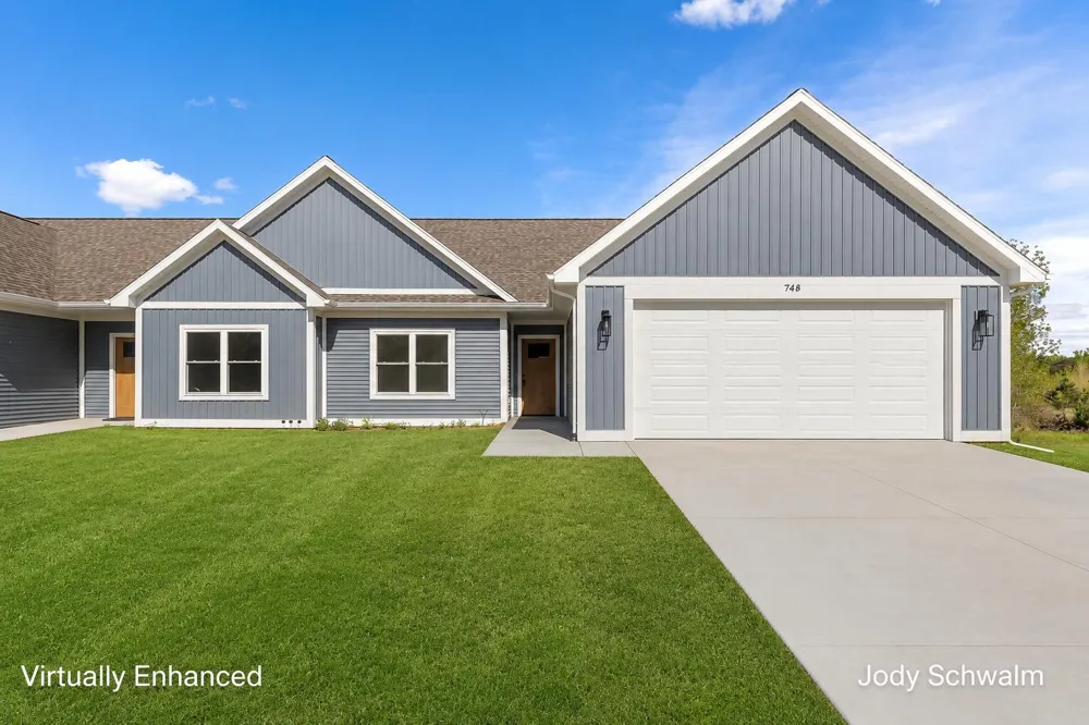 748 Noble Drive Belding City, MI 48809