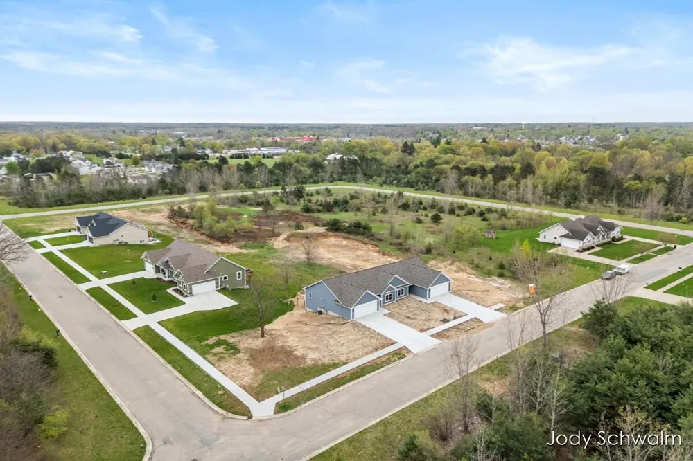748 Noble Drive Belding City, MI 48809