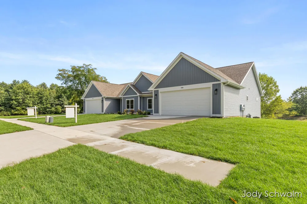748 Noble Drive Belding City, MI 48809