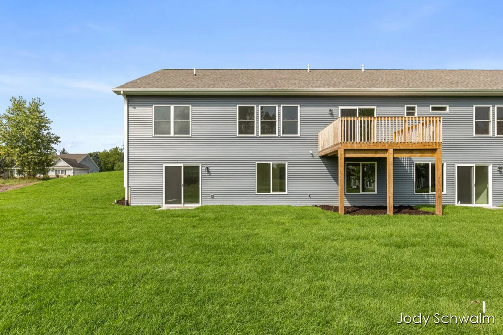 748 Noble Drive Belding City, MI 48809