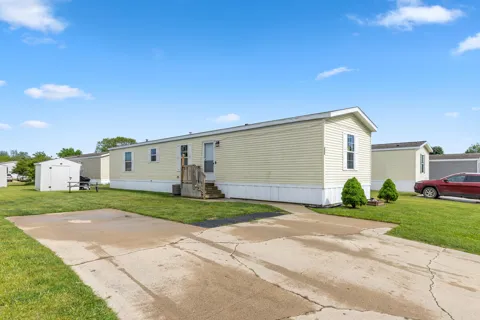360 E Tuttle Road #121