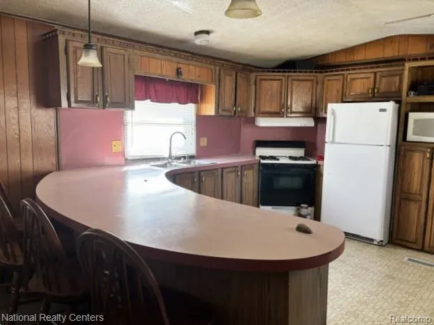 3727 Boardwalk Way NE Rapid River Township, MI 49659