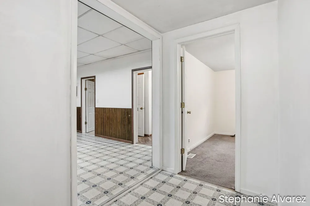 1560 E McMillan Road Dalton Township, MI 49445