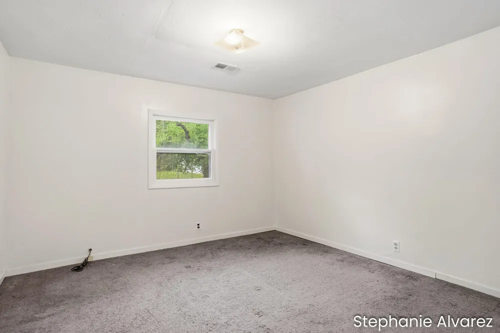 1560 E McMillan Road Dalton Township, MI 49445