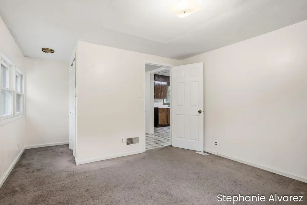 1560 E McMillan Road Dalton Township, MI 49445
