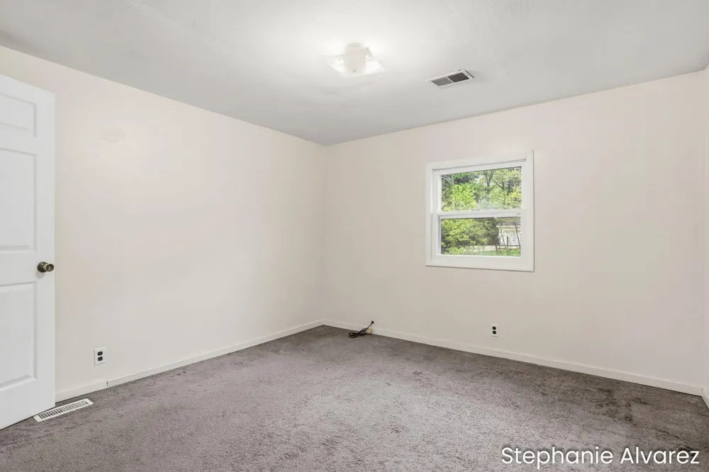 1560 E McMillan Road Dalton Township, MI 49445