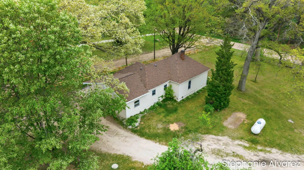 1560 E McMillan Road Dalton Township, MI 49445