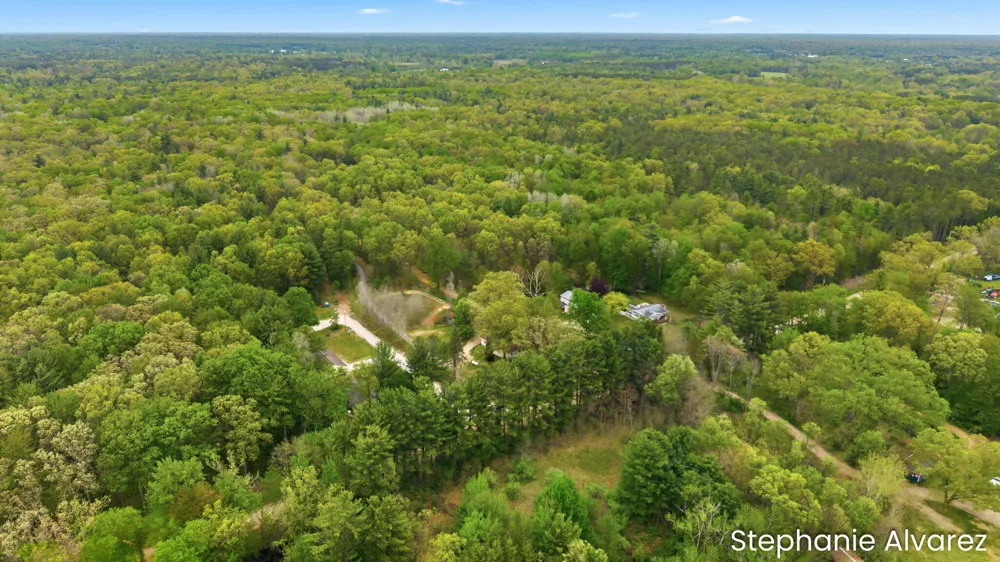 1560 E McMillan Road Dalton Township, MI 49445