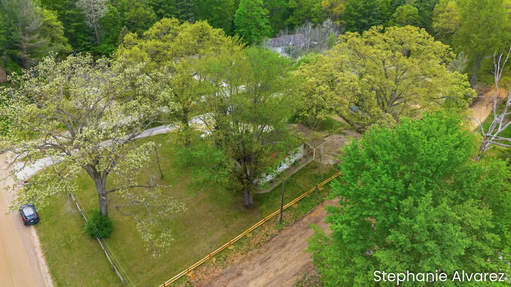 1560 E McMillan Road Dalton Township, MI 49445