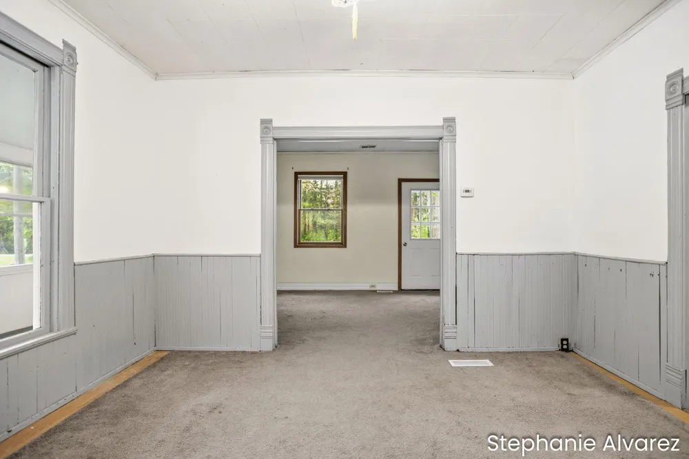 1560 E McMillan Road Dalton Township, MI 49445