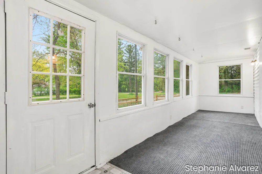 1560 E McMillan Road Dalton Township, MI 49445