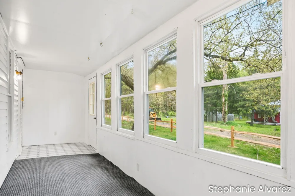 1560 E McMillan Road Dalton Township, MI 49445